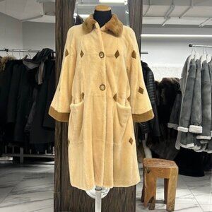 SHEARED MINK - LIGHT COLOUR - SIZE LARGE - NOW ONLY $1895